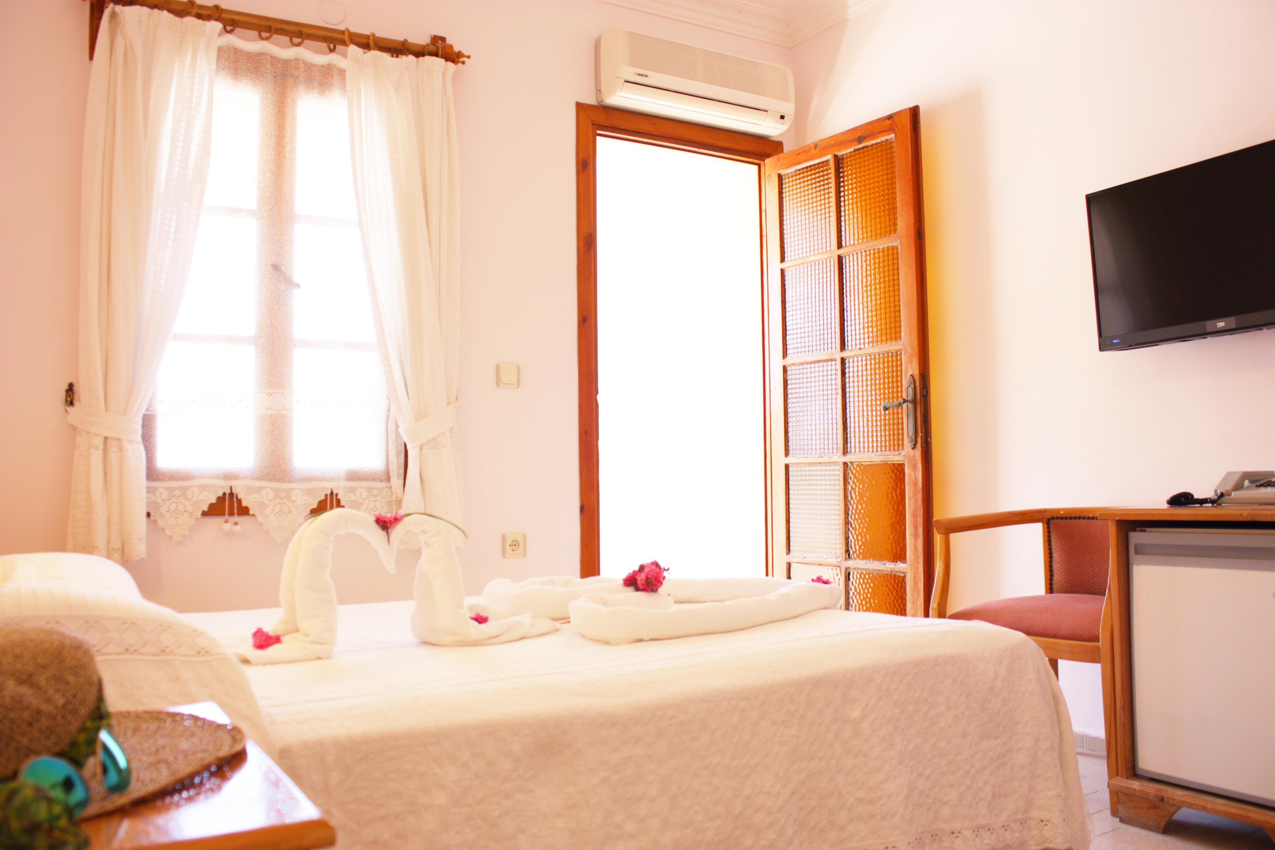 Toloman Hotel Bitez Beach Екстериор снимка