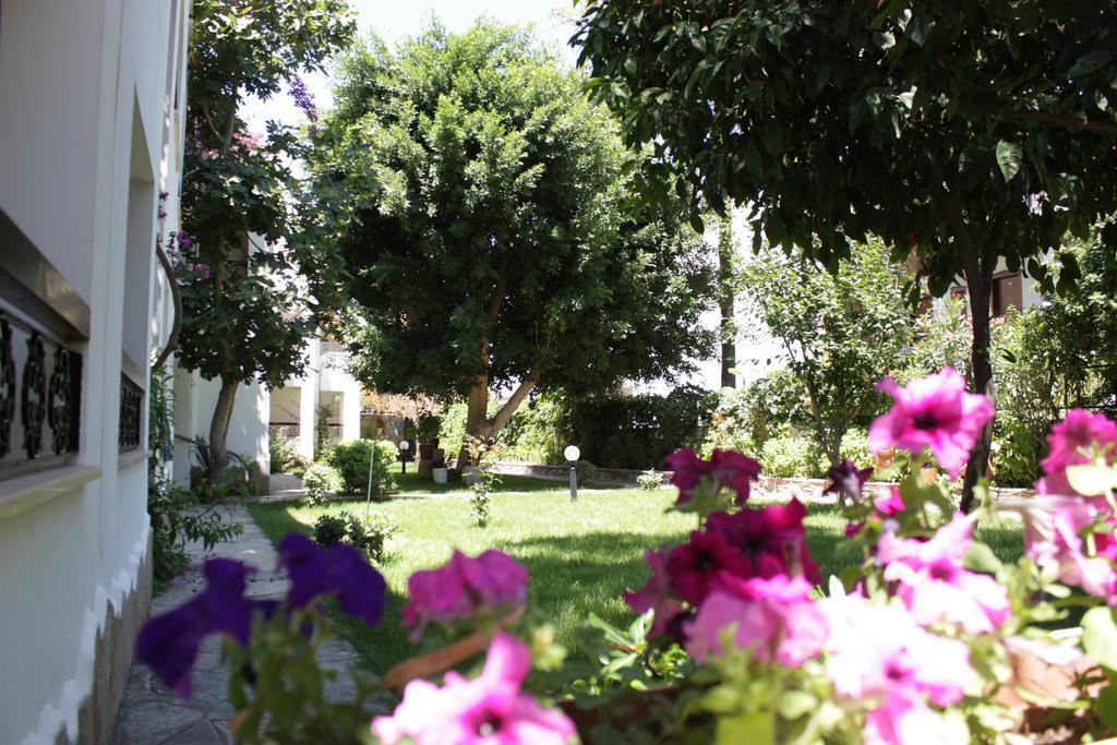 Toloman Hotel Bitez Beach Екстериор снимка