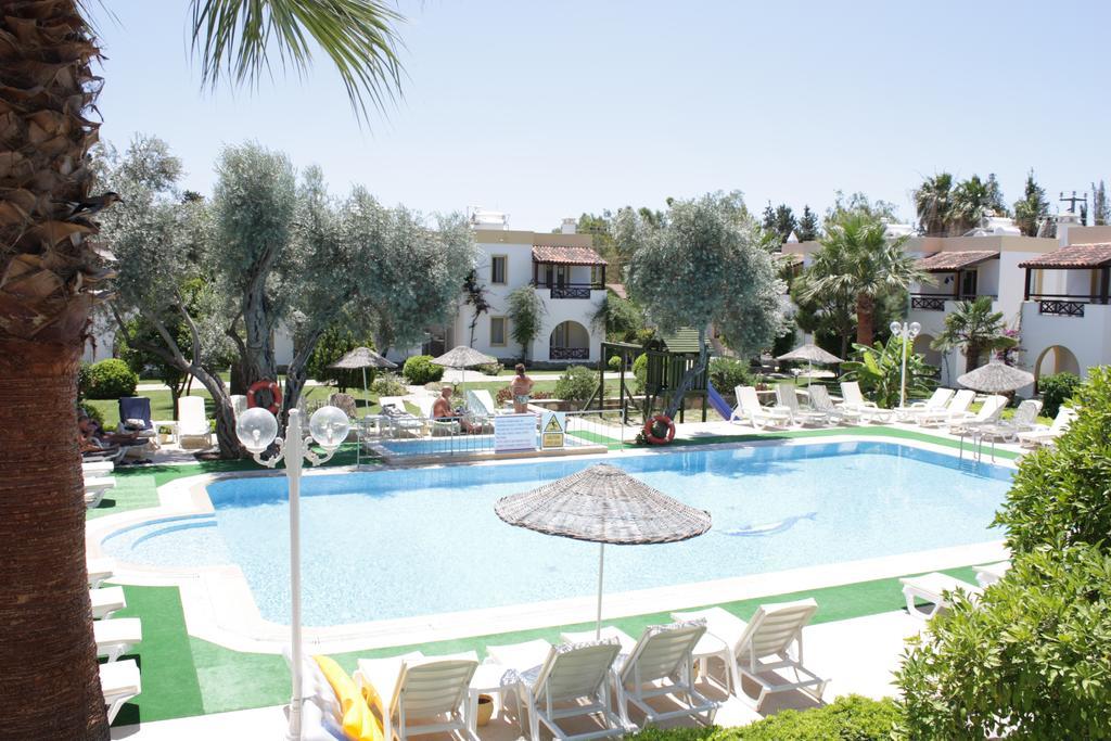Toloman Hotel Bitez Beach Екстериор снимка
