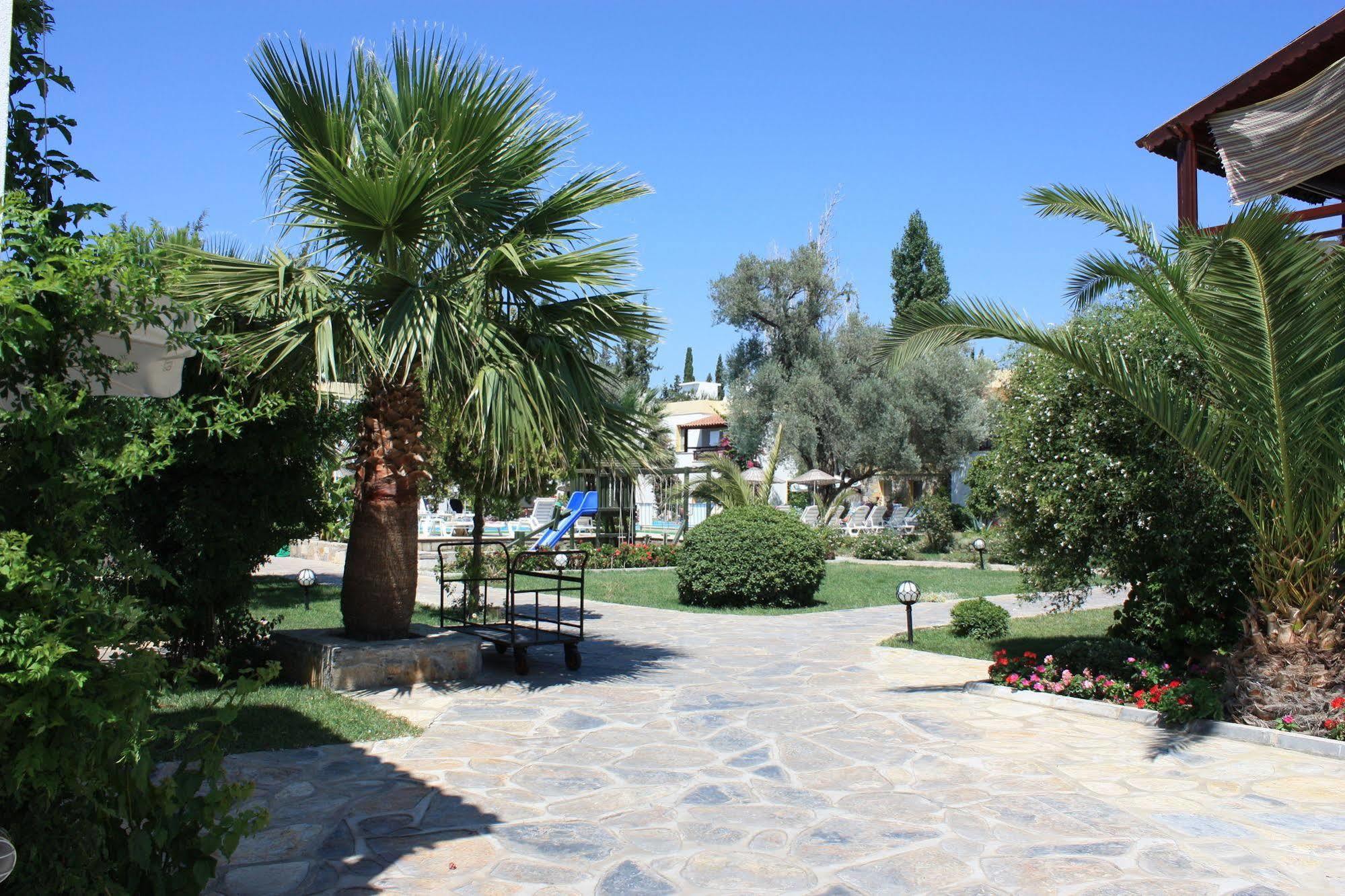 Toloman Hotel Bitez Beach Екстериор снимка