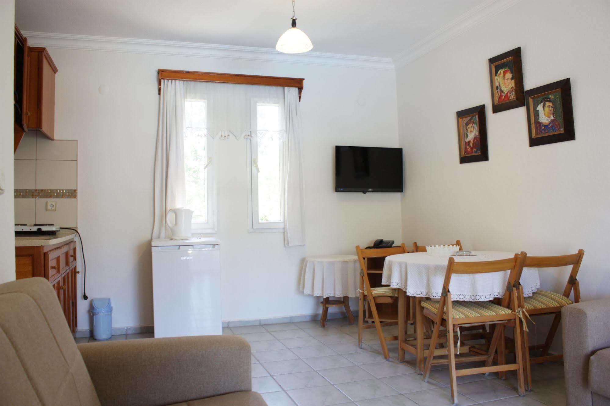 Toloman Hotel Bitez Beach Екстериор снимка