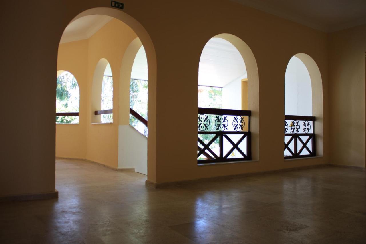 Toloman Hotel Bitez Beach Екстериор снимка
